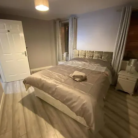 2 Bedroom Apartamento